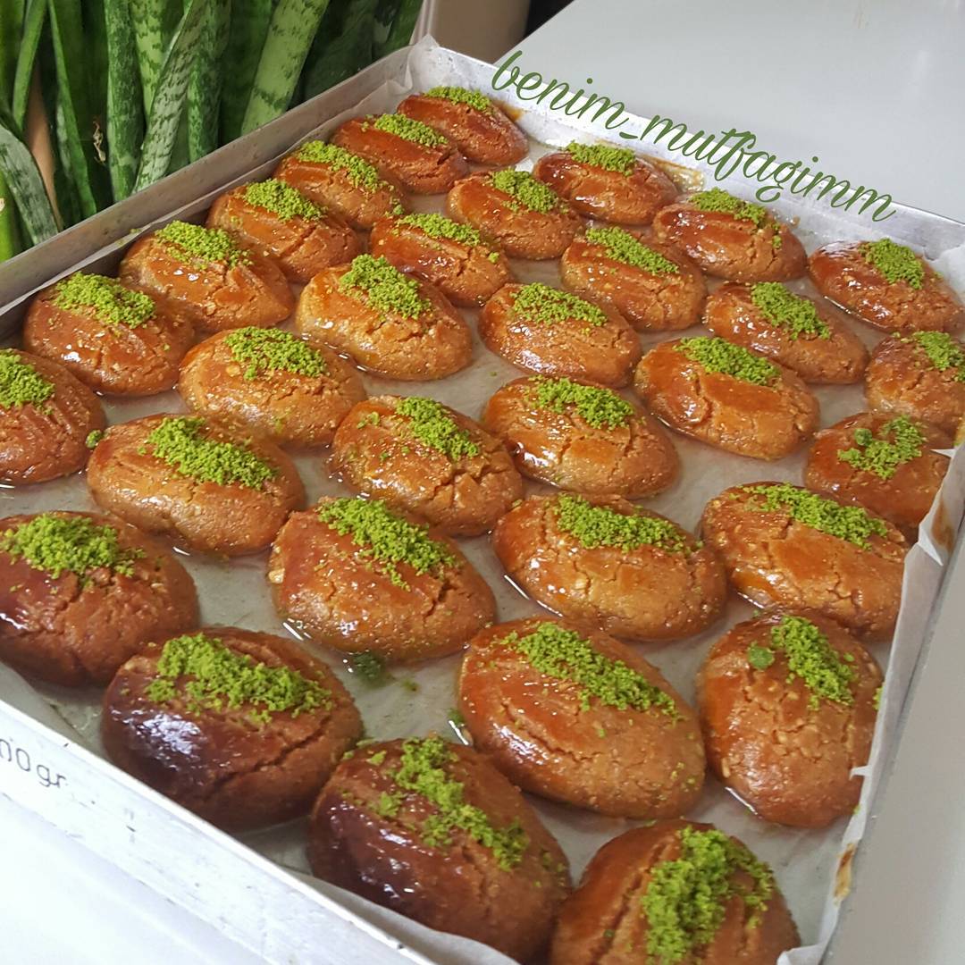 Pastane Usulü Fındıklı Şekerpare