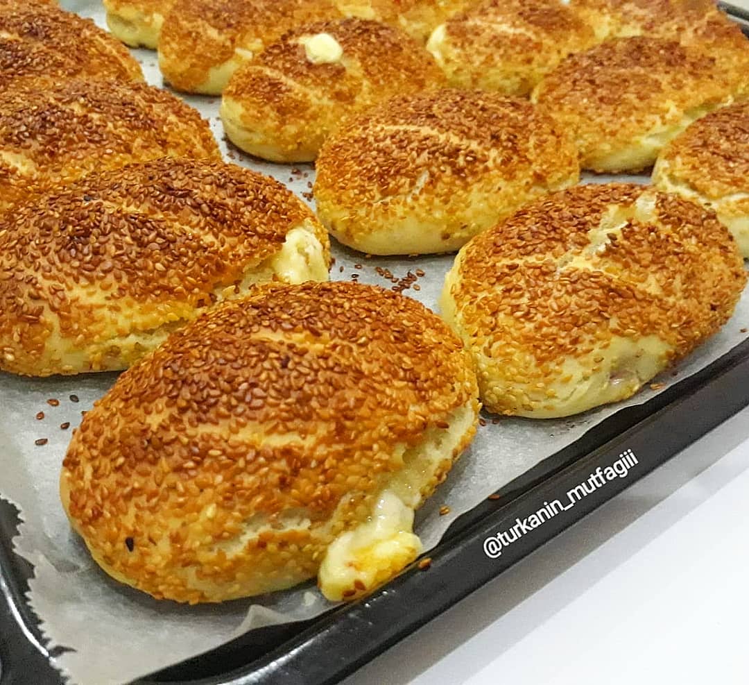 Sucuklu Kaşarlı Simit