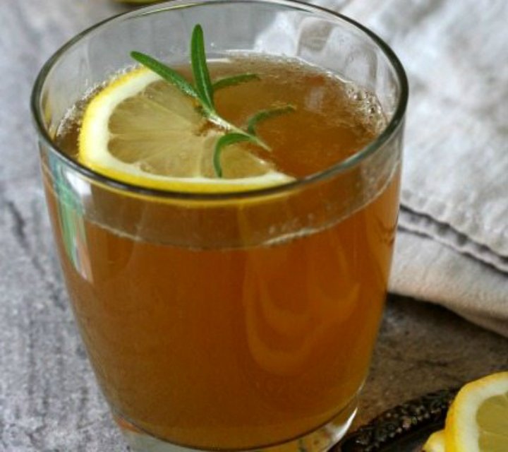 Öksürük Krizinden Fazla Kiloya, Birçok Soruna Çare Doğal Reçete: Pekmez Limon Karışımı
