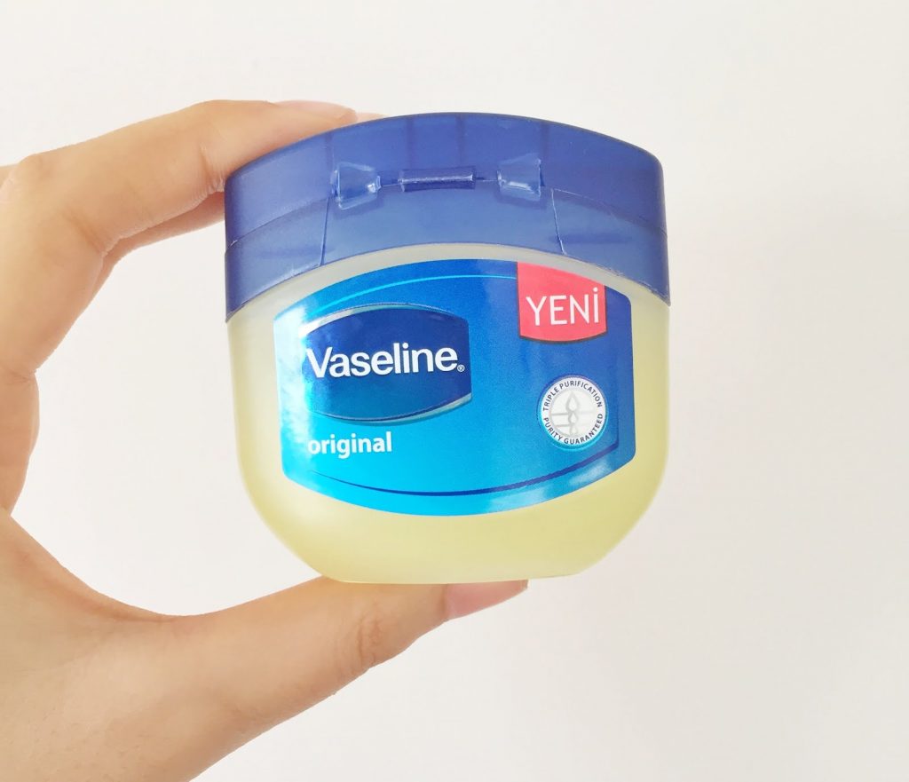 Vazelin Nedir, Nerelerde Kullanılır, Vazelinin Faydaları Nelerdir?