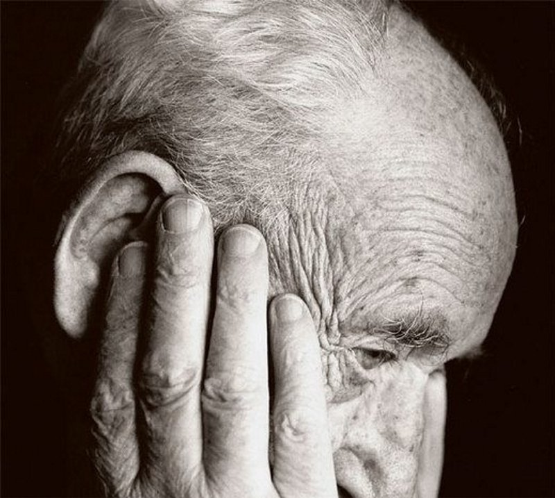 Alzheimer (Alzaymır) Belirtileri 20 Yıl Önceden Başlıyor