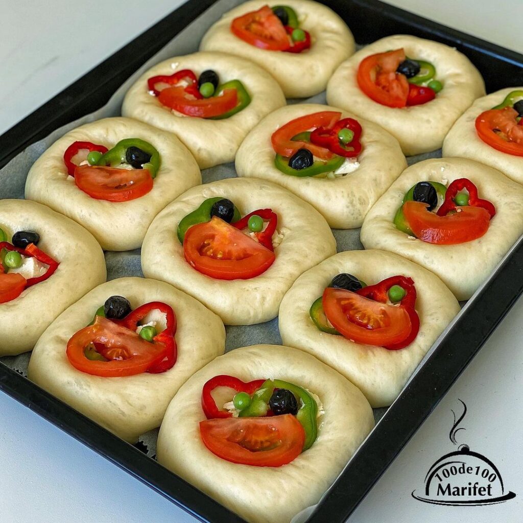 Poğaça Pizza Tarifi Nefis Lezzetler Sitesi