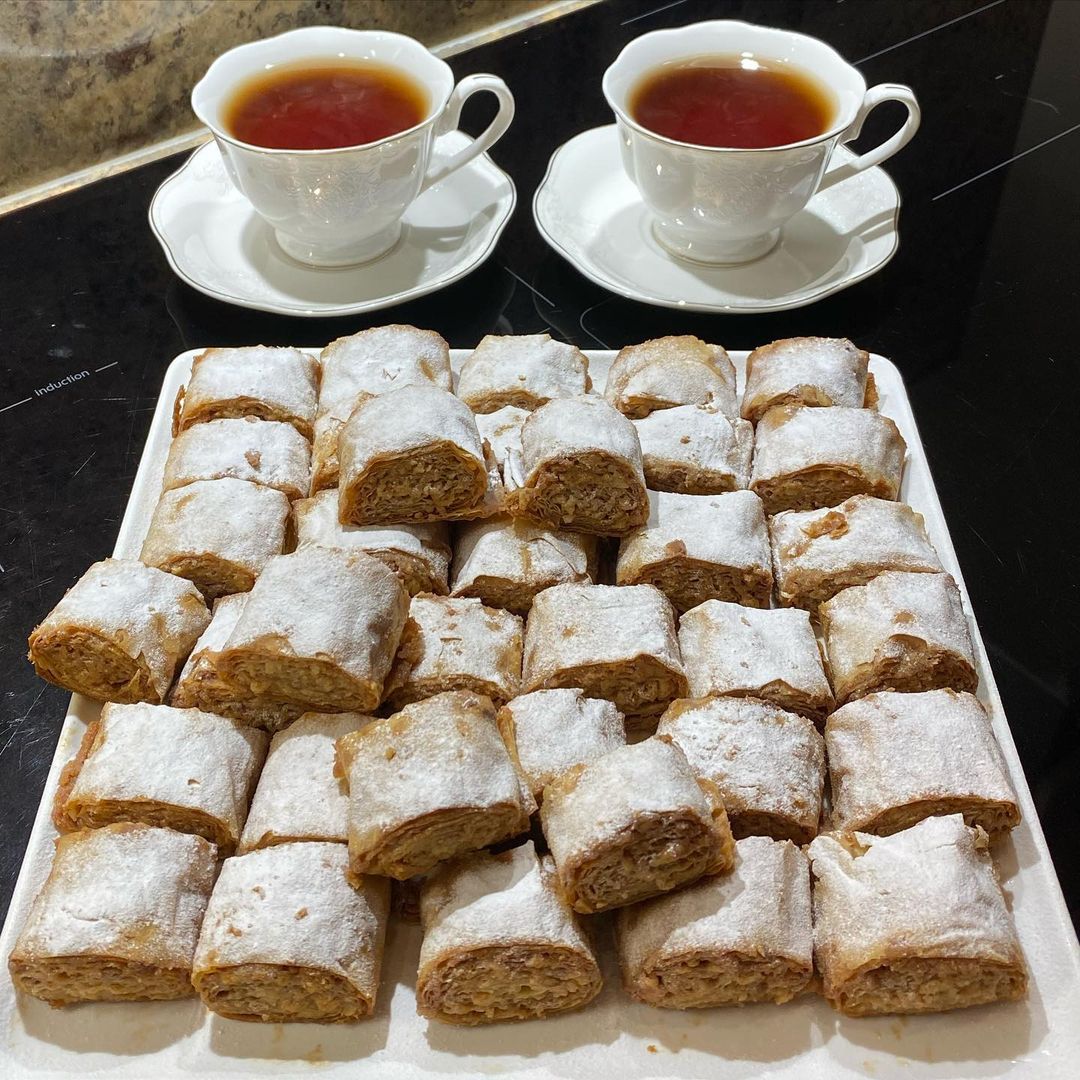 Cevizli Tahinli Kuru Baklava