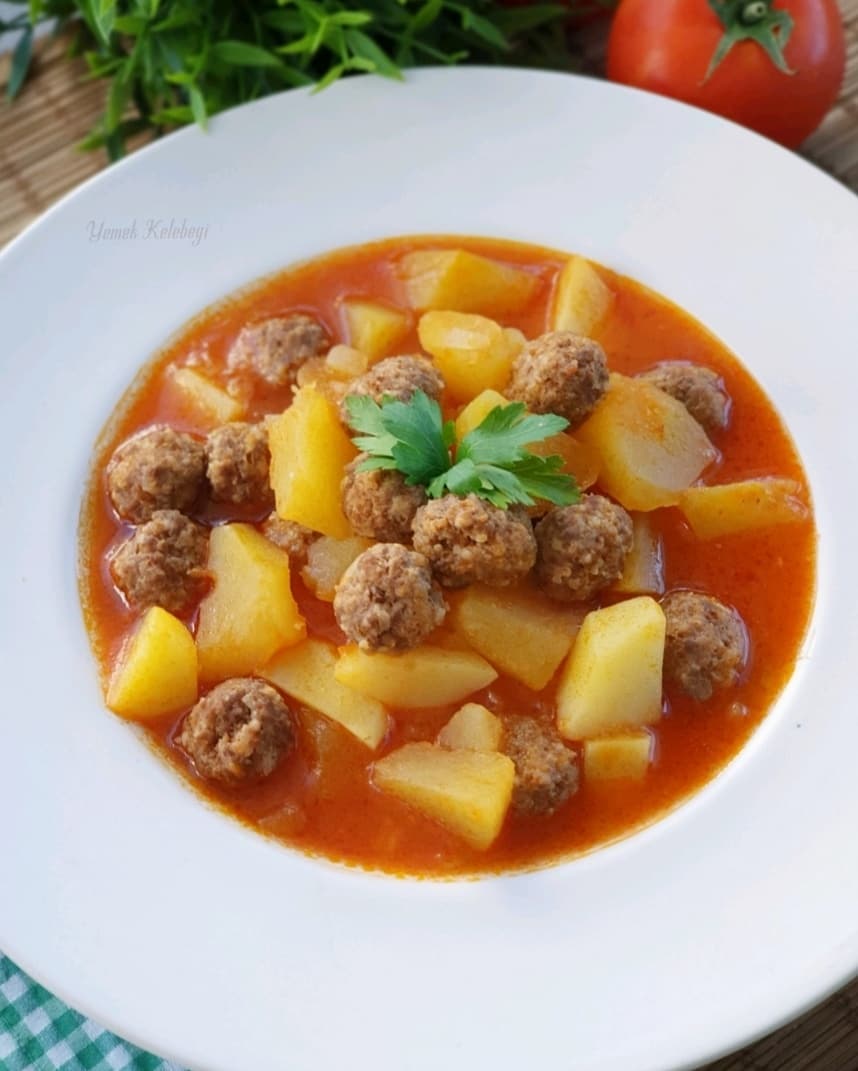 Dağılmayan Sulu Köfte