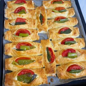 Peynirli Karnıyarık Börek