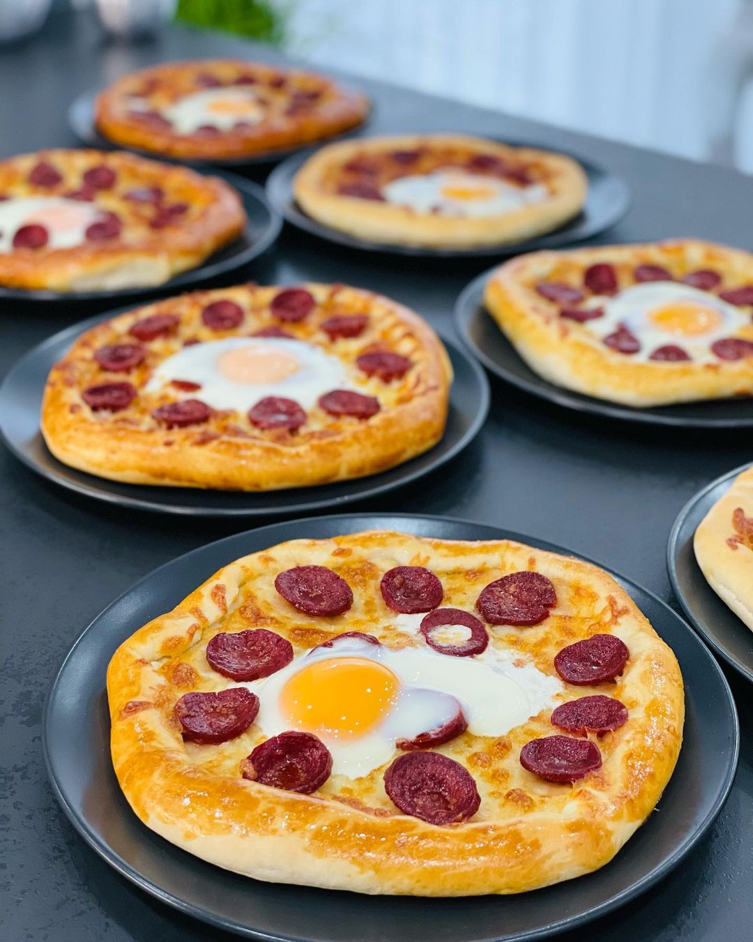Sucuklu Kaşarlı Yuvarlak Pide