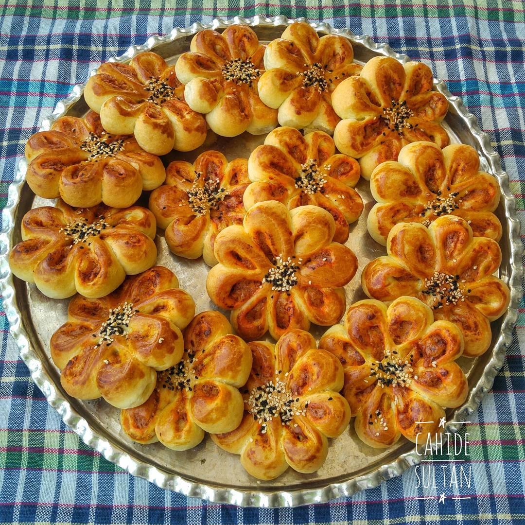 Çiçek Şeklinde Poğaça