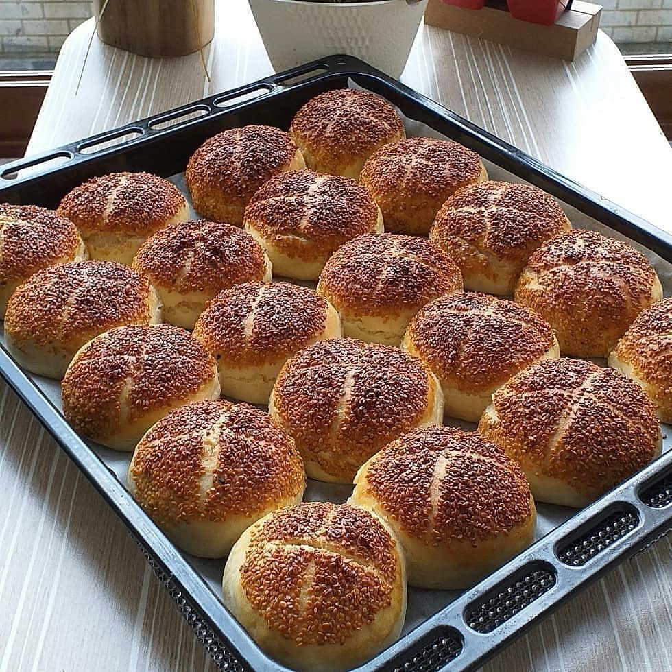 Susamlı Puf Poğaçalar