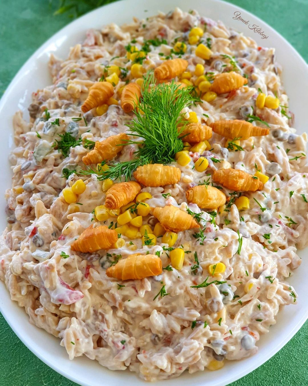 Tavuklu Şehriye Salatası Tarifi