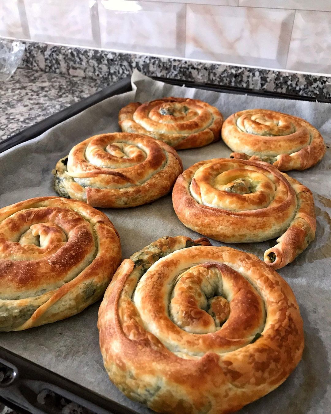 Ispanaklı El Açması Çıtır Börek Tarifi