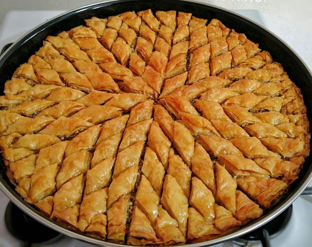 Tam Kıvamında Ev Baklavası