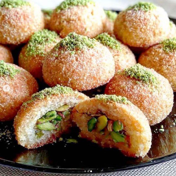Fıstıklı İç Harcıyla İrmik Tatlısı