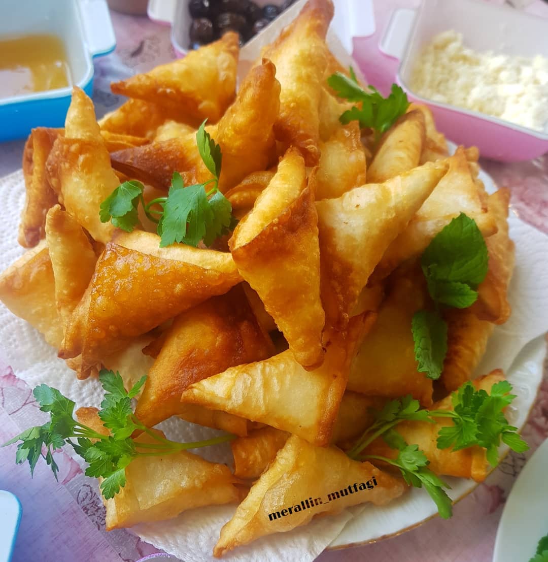 Krem Peynirli Muska Börek