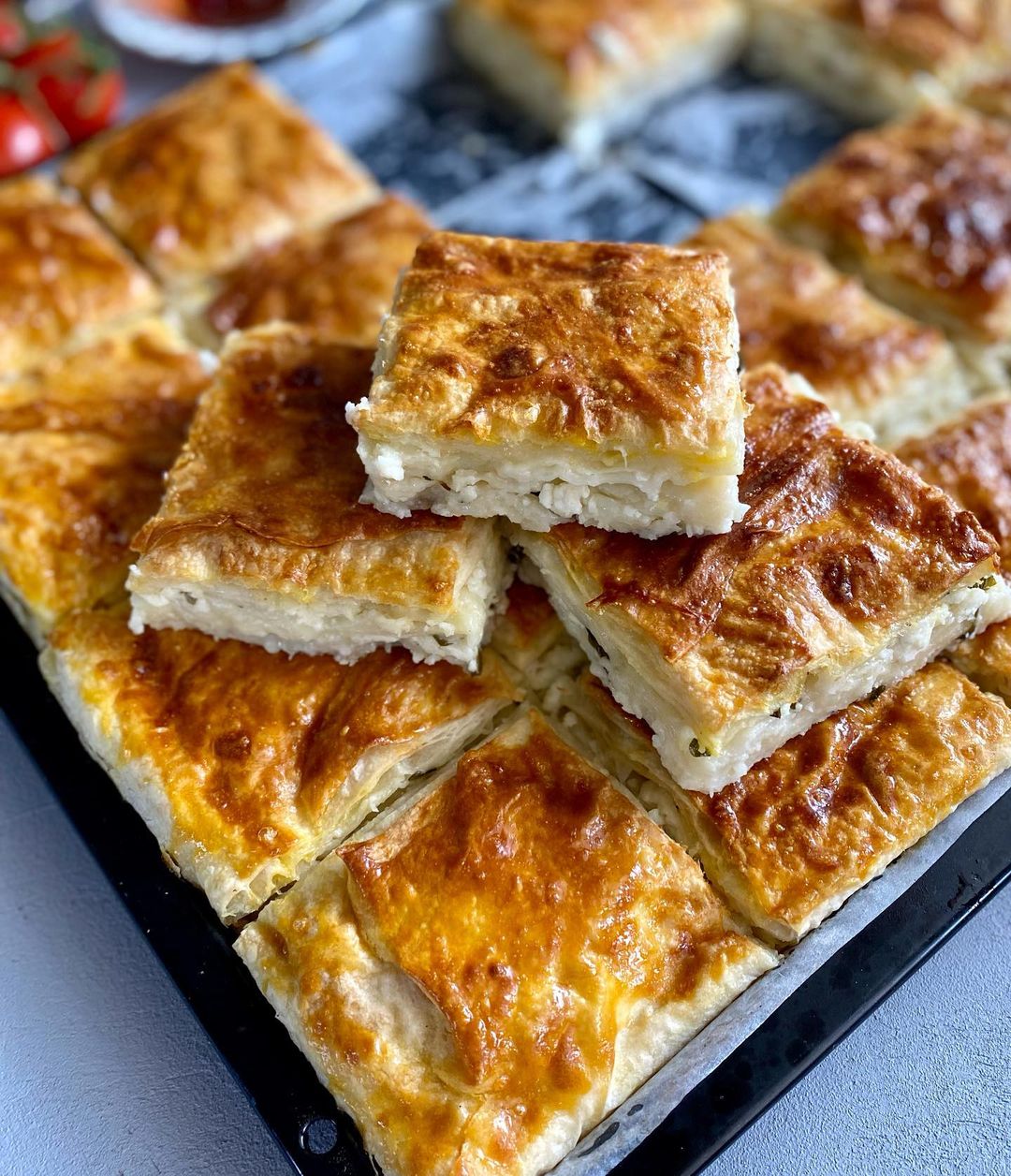 Su Böreği Tadında Sodalı Börek