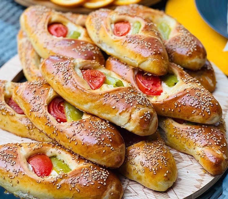 Karnıyarık Poğaça