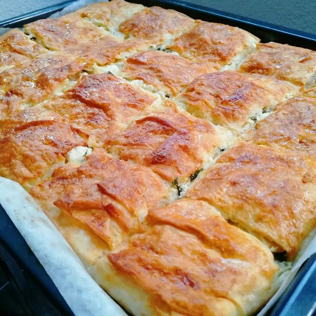 Yumuşacık Sodalı Börek Tarifi