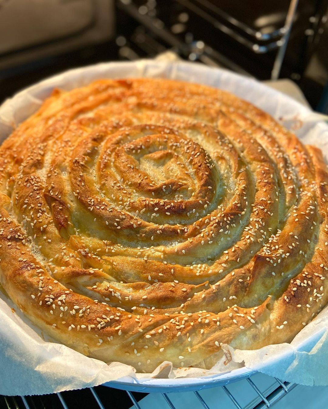 Özel Sosuyla Patatesli Börek