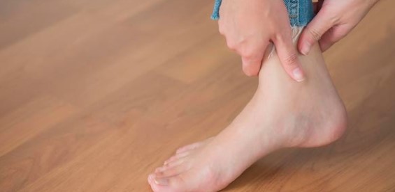 Evde Sakın Çıplak Ayakla Yürümeyin