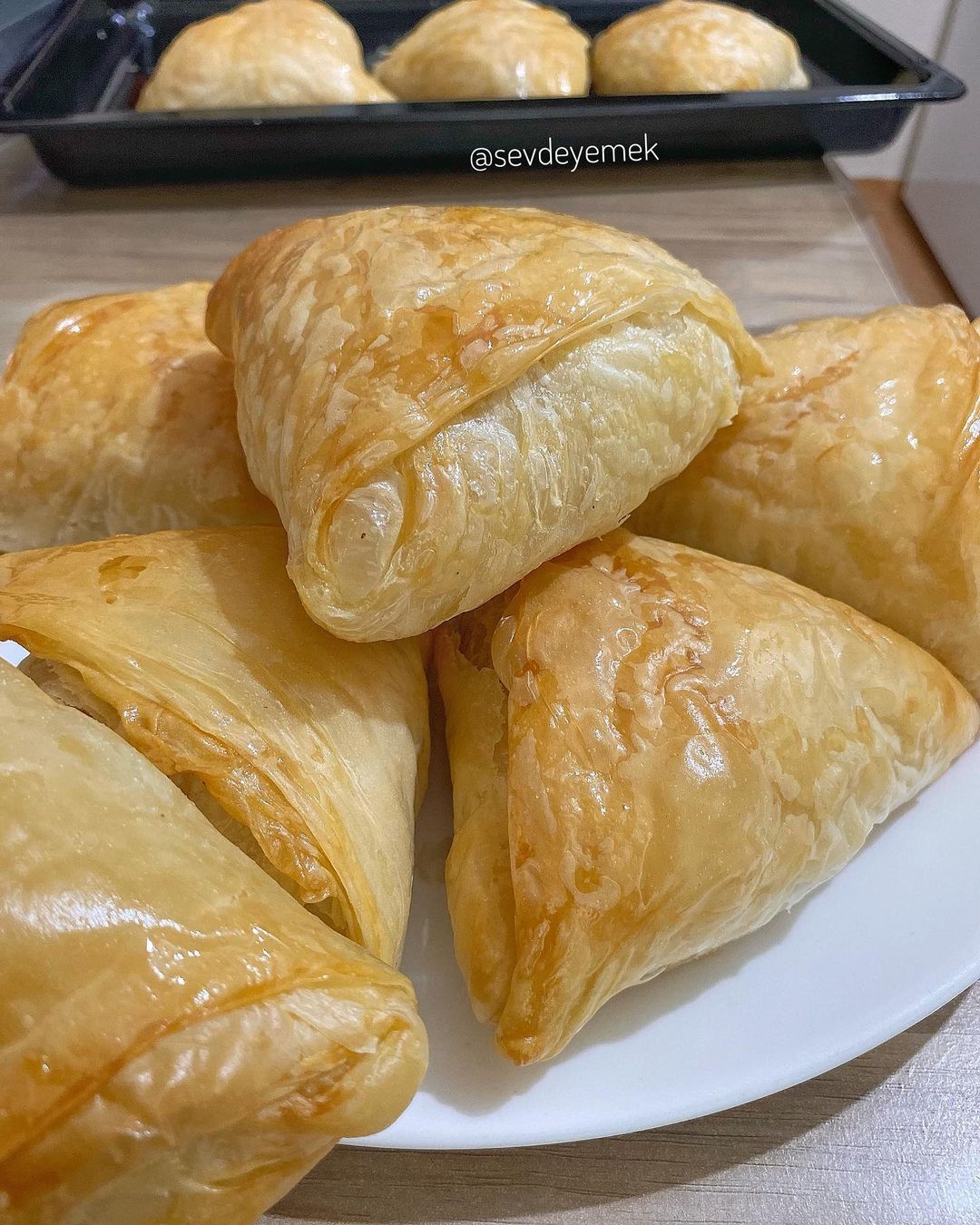 Tereyağlı Puf Börek