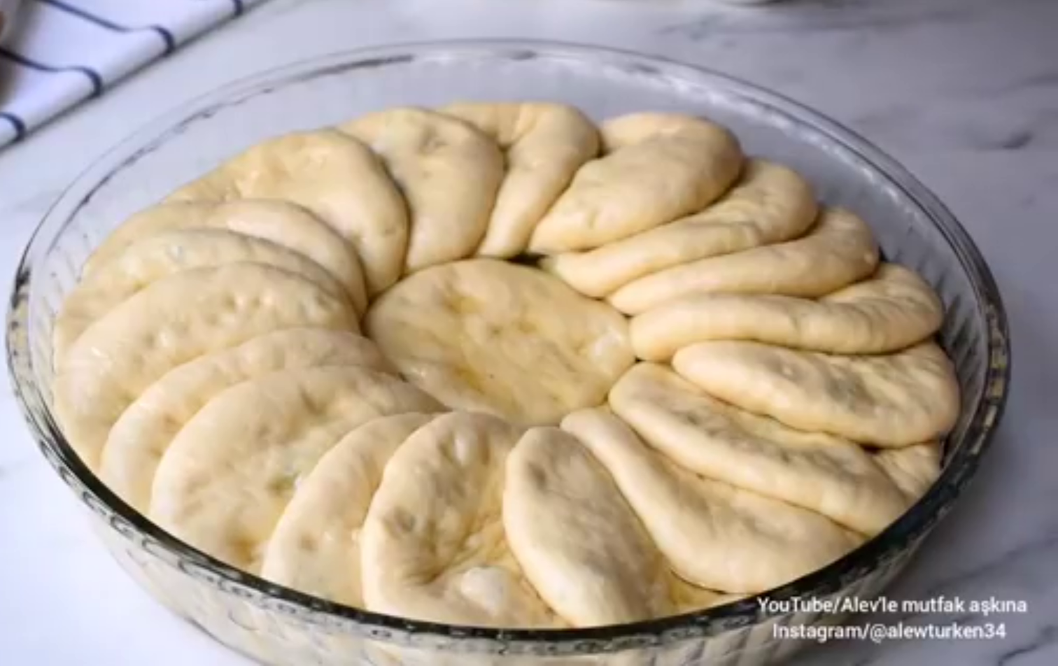 Yumuşacık Tepsi Poğaçası