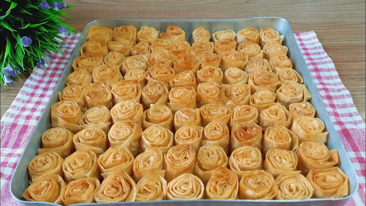 El Açması Cevizli Gül Baklava