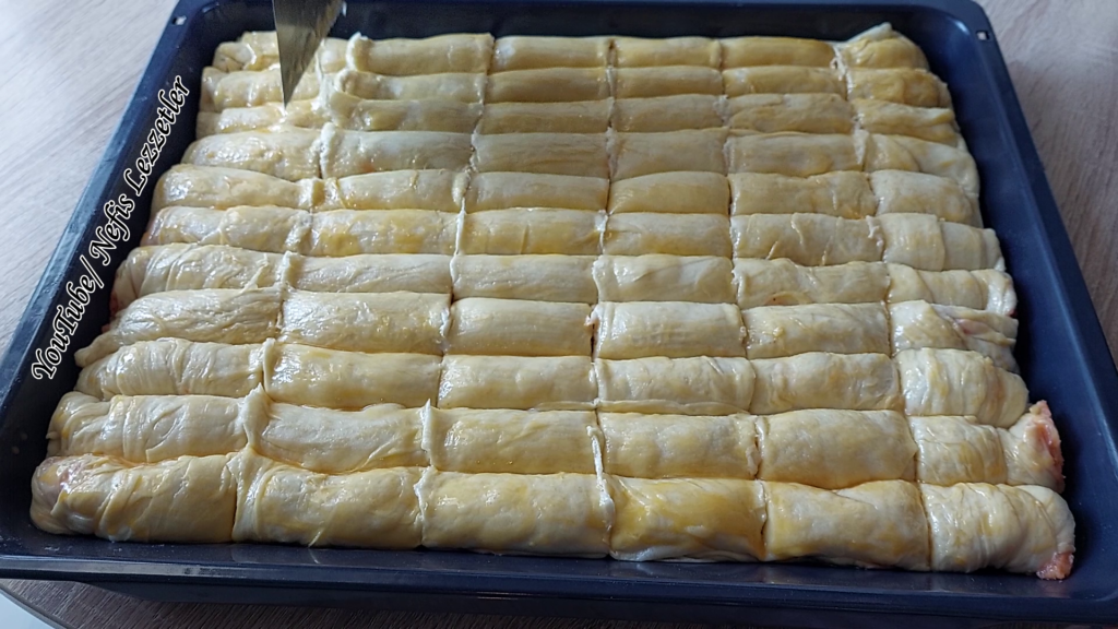 El Açması Patatesli Börek Tarifi
