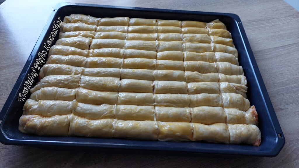 El Açması Patatesli Börek Tarifi