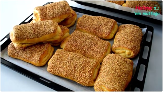 Kapış Kapış Giden Kaşarlı Poğaça Tarifi