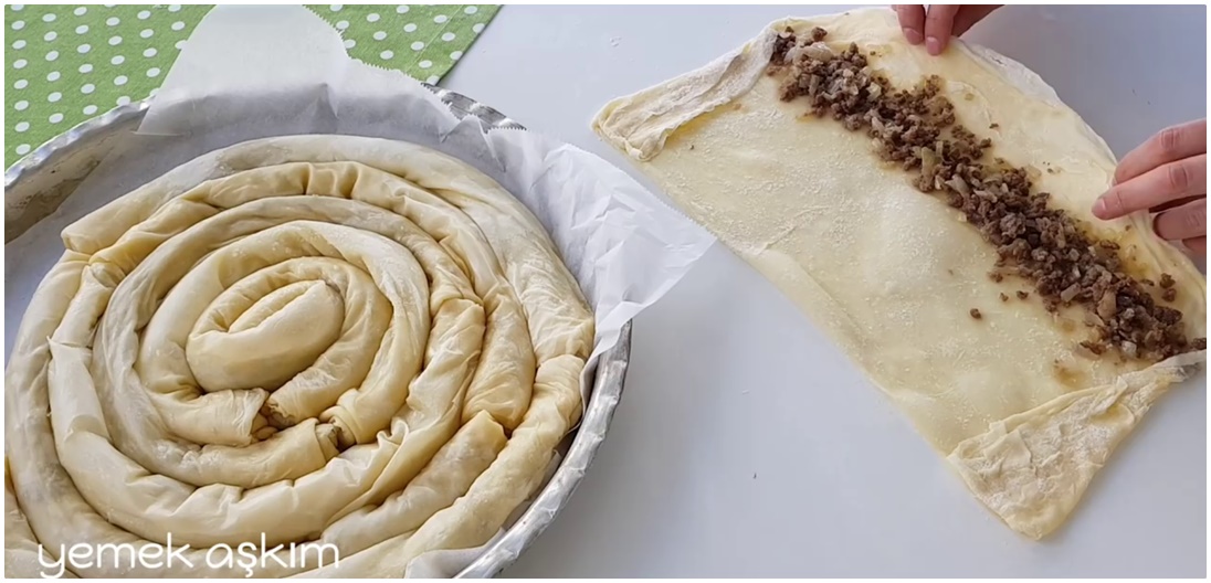 Kıymalı El Açması Börek Tarifi