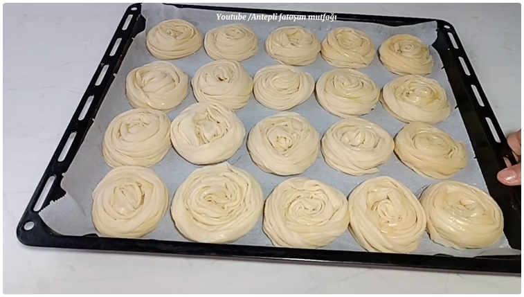 Börek Tadında Poğaça Nasıl Yapılır