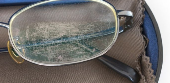 Çizik Gözlükleri İki dakikada Düzeltin