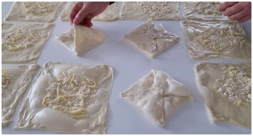 Bu Kadar Kolay Yapılan Börek Görmedim Bu Yötemle Herkes Çıtır Börek Yapabilir Oklavasız