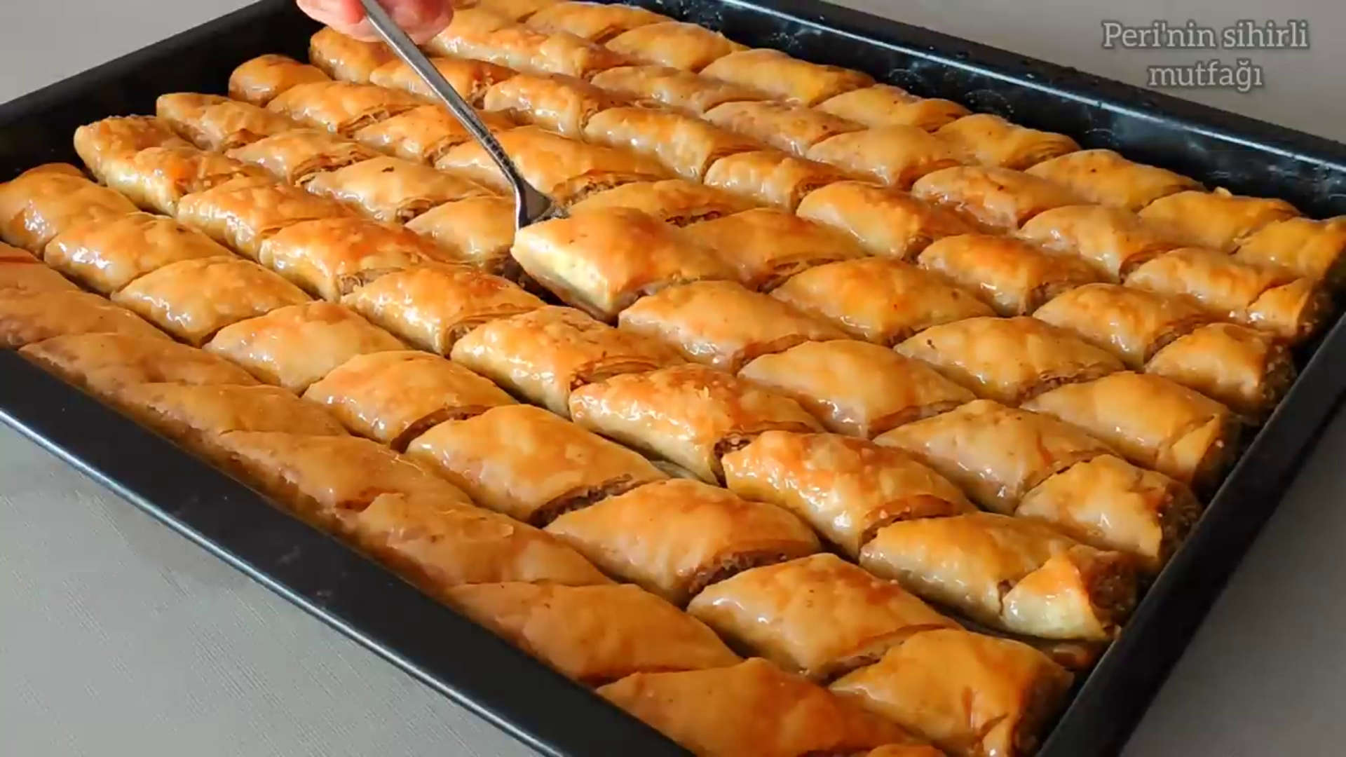 Daha Kolayı Yok Hamuru Akşamdan Sabah Hazırla El Açması Baklava Tarifi