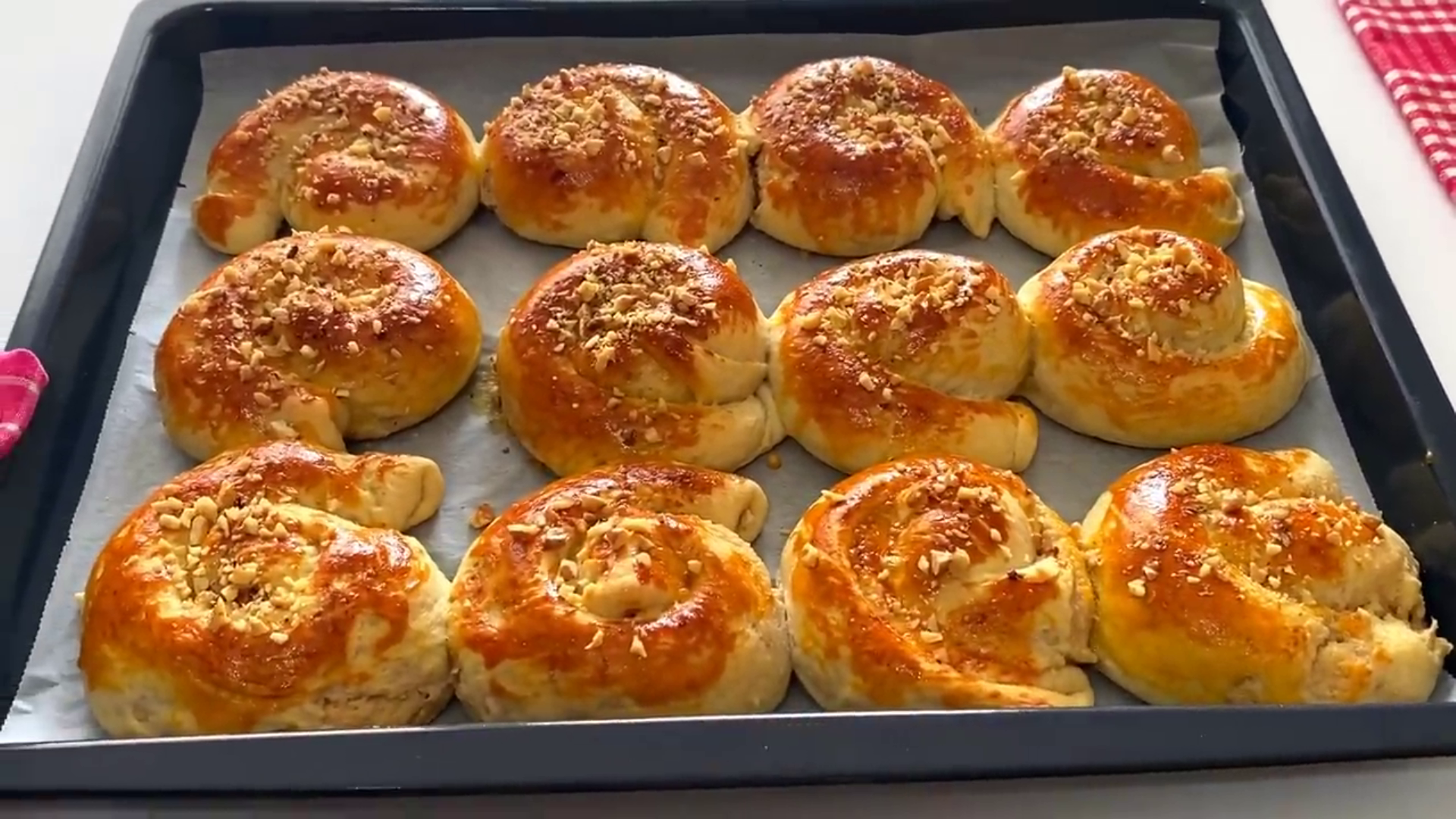 Cevizli Tahinli Çörek Tarifi