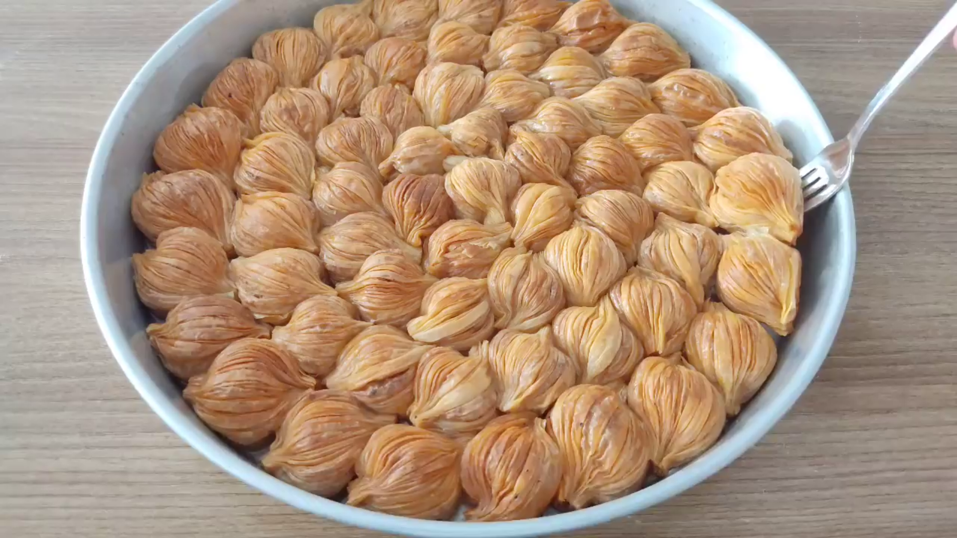 Hamuruna Dokunduğunuzda Kendiliğinden Açılıyor Çıtır Çıtır El Açması Midye Baklava Tarifi