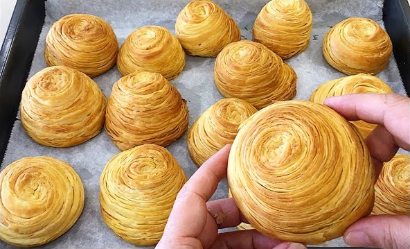 Çıtırlığı İnsanı Delirten El Açması Kat Kat Baklava Böreği