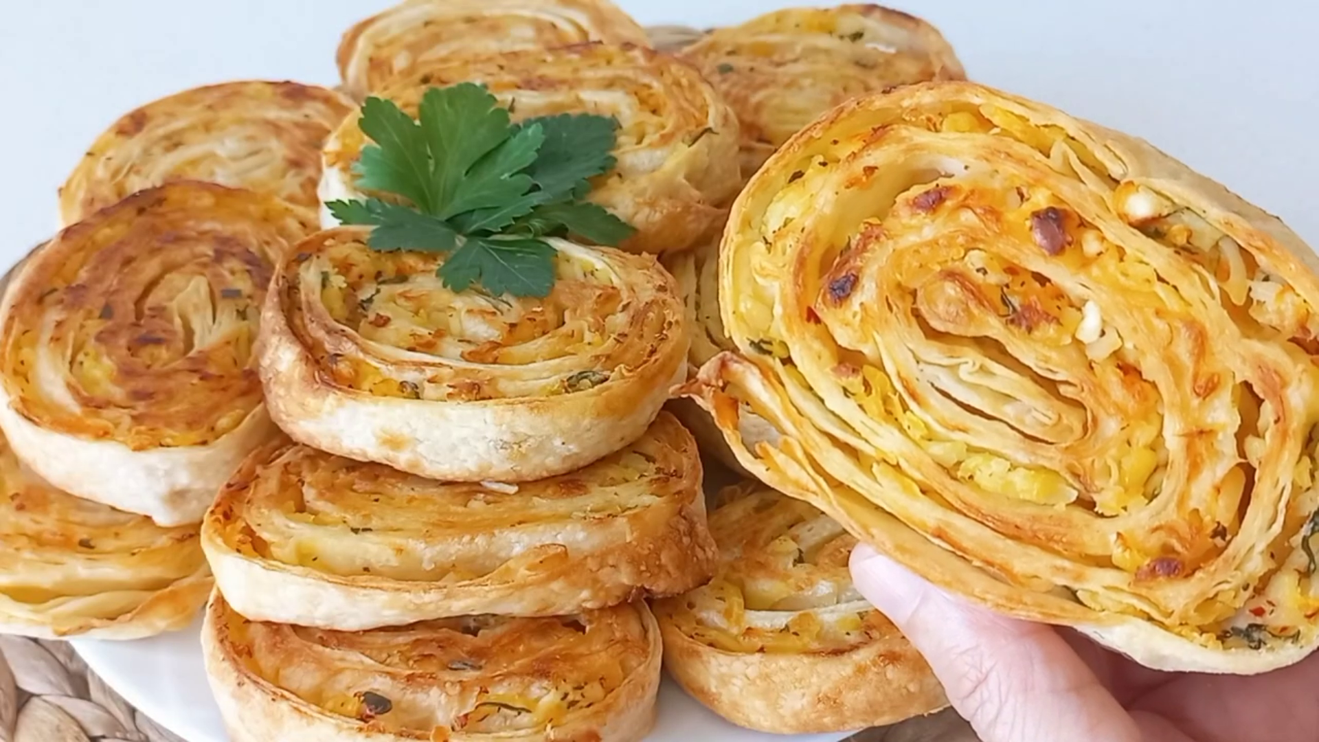 Bu Böreği Buzluğa At Misafir Gelince Pişir Patatesli Rulo Börek Tarifi