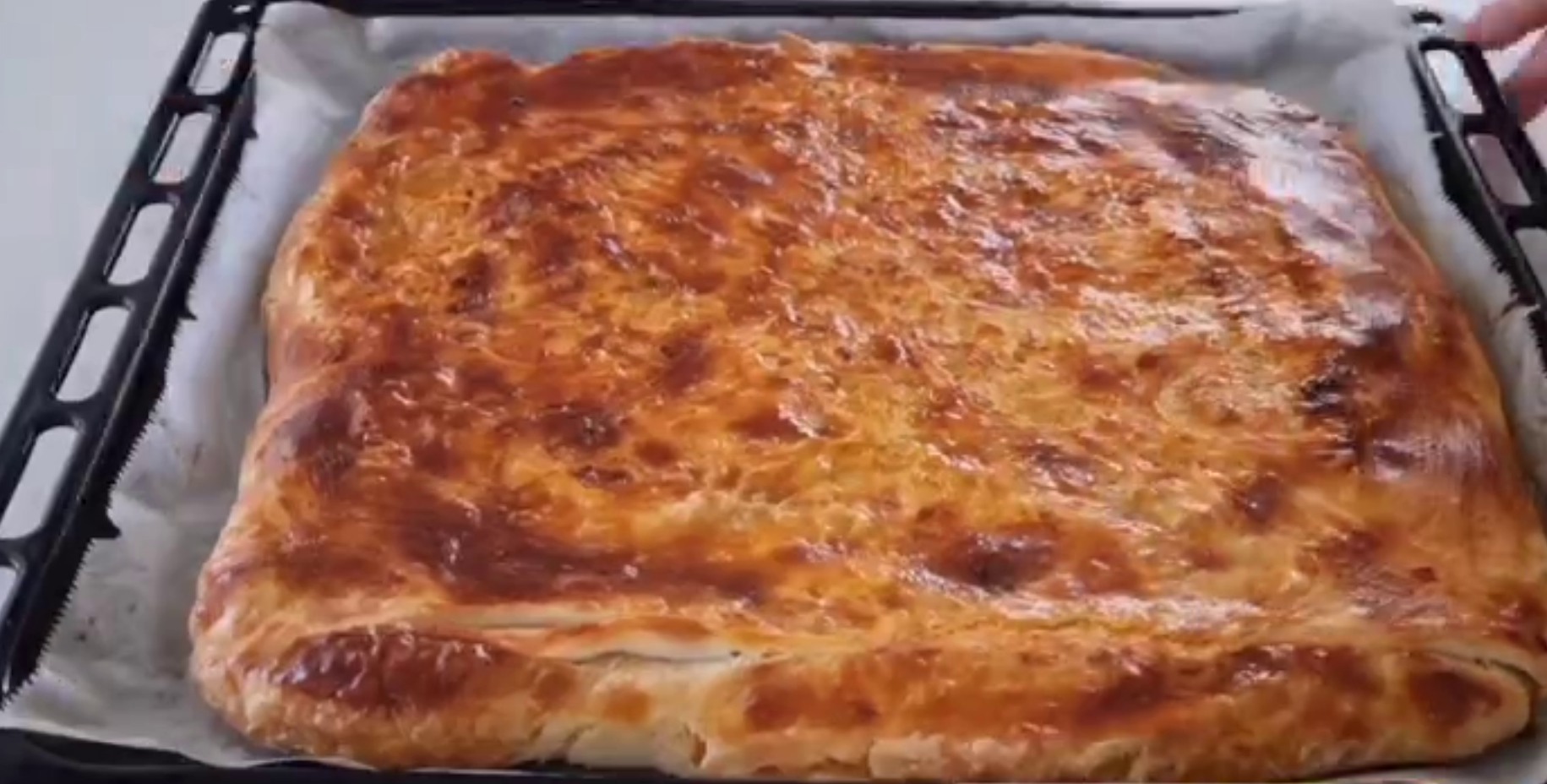 Pırasa Mevsimi Geldiğinde Tepsi Tepsi Yapıyorum Yiyenler Bayılıyor Pırasalı börek