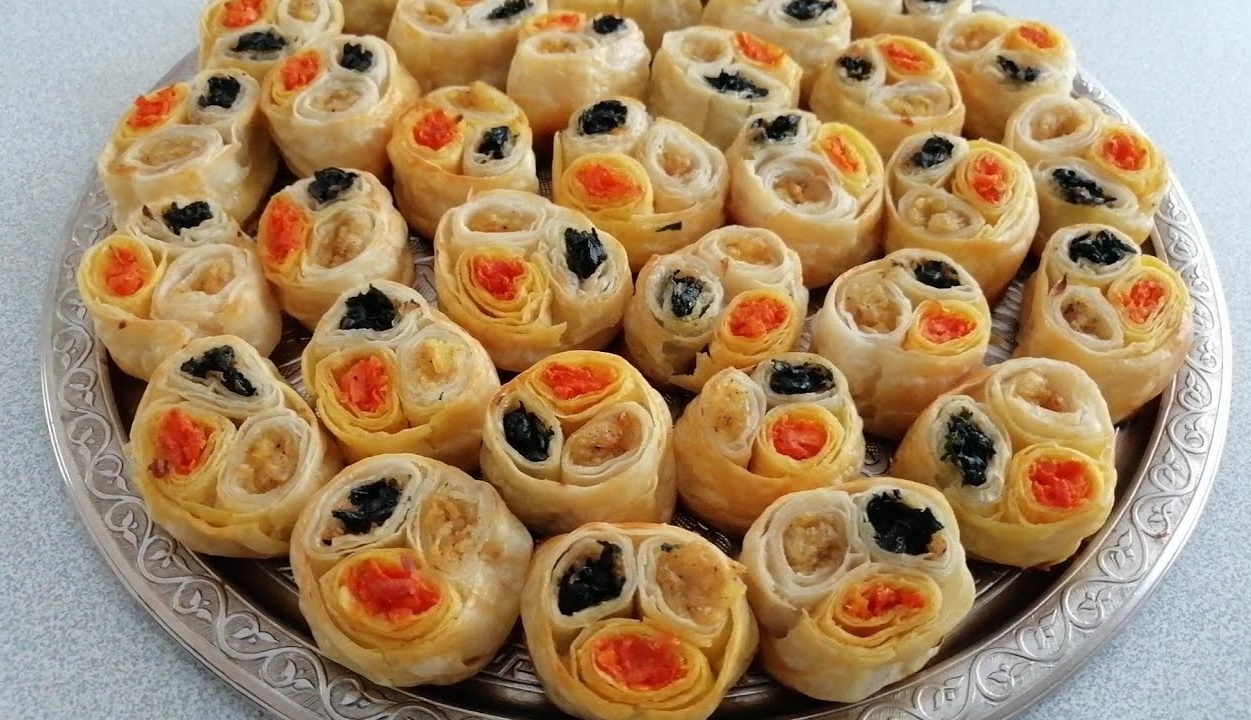 Tek Lokmalık Rengarenk Börek Tarifi