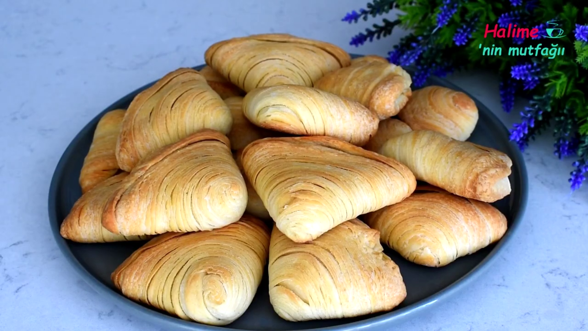 1 Çay Bardağı Süt ile Mayasız KAT KAT Ayrılan El Açması BÖREK Bu Yöntemle Herkes Börek Açabilir