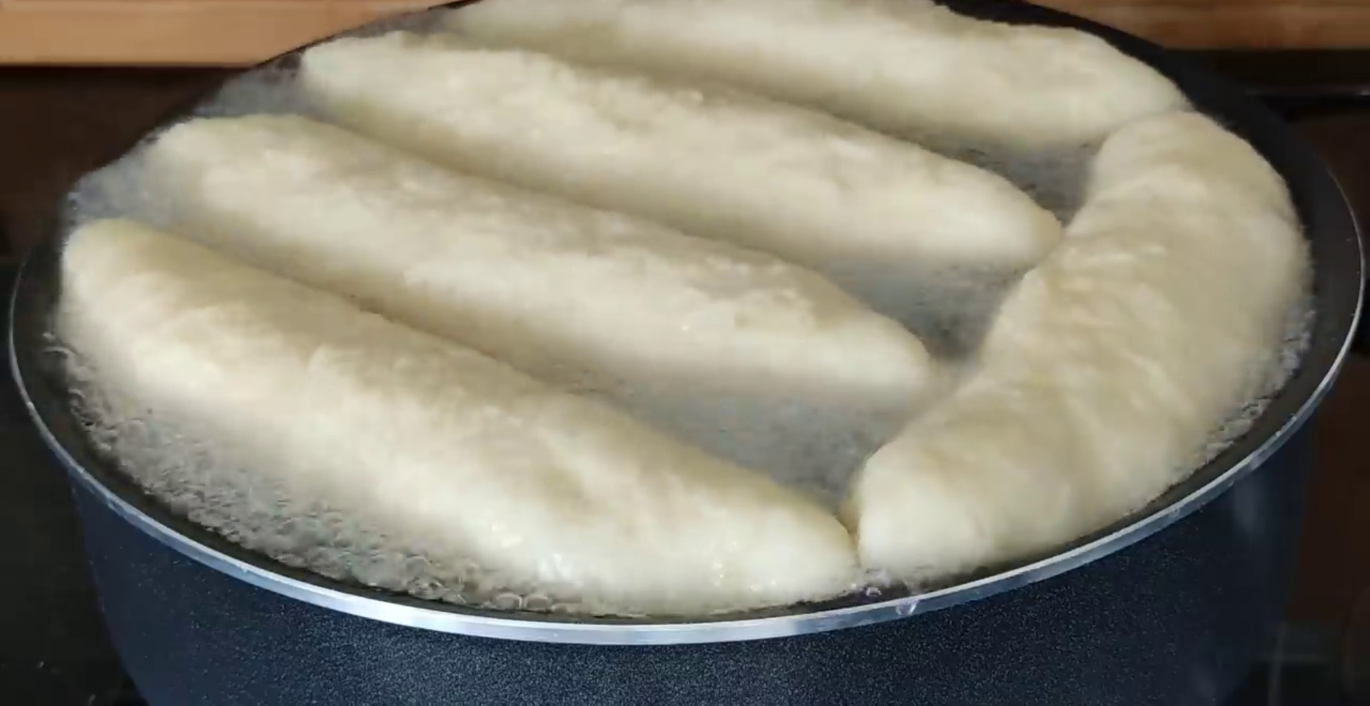 İlginç Pişirme Tekniğiyle Evde Yapılabilecek En PRATİK Ekmek Yapımı/Sonuç İnanılmaz