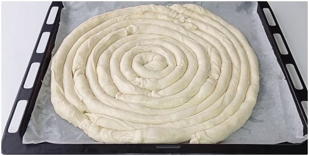 Sadece 3 Malzeme İle Bu Kadar Kolay Ucuz Çıtır Çıtır Börek Tarifi Oklavasız