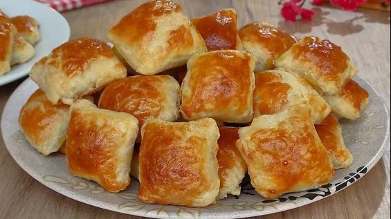 Sadece 3 Malzemeyle Bu Kadar Kolay Ucuz Çıtır Çıtır Börek Tarifi