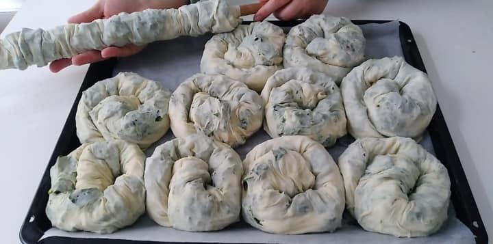 Misafirler Hem Yedi Hem Tarifini Aldı Samimi Söylüyorum İnanılmaz Lezzetli Ispanaklı Elaçması Börek