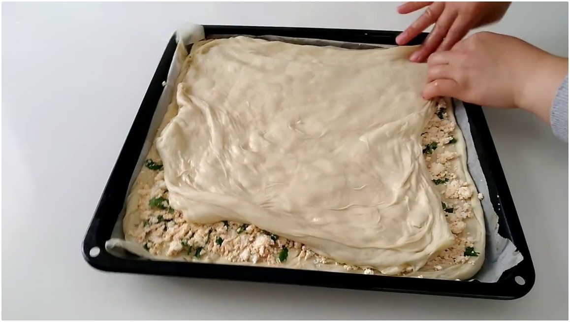 Sadece 2 Bezeyle Tam 20 Kat Oldu Artık Bu Yöntemle Yapıyorum Tek Tek Hamur Açma Yok El Açması Börek