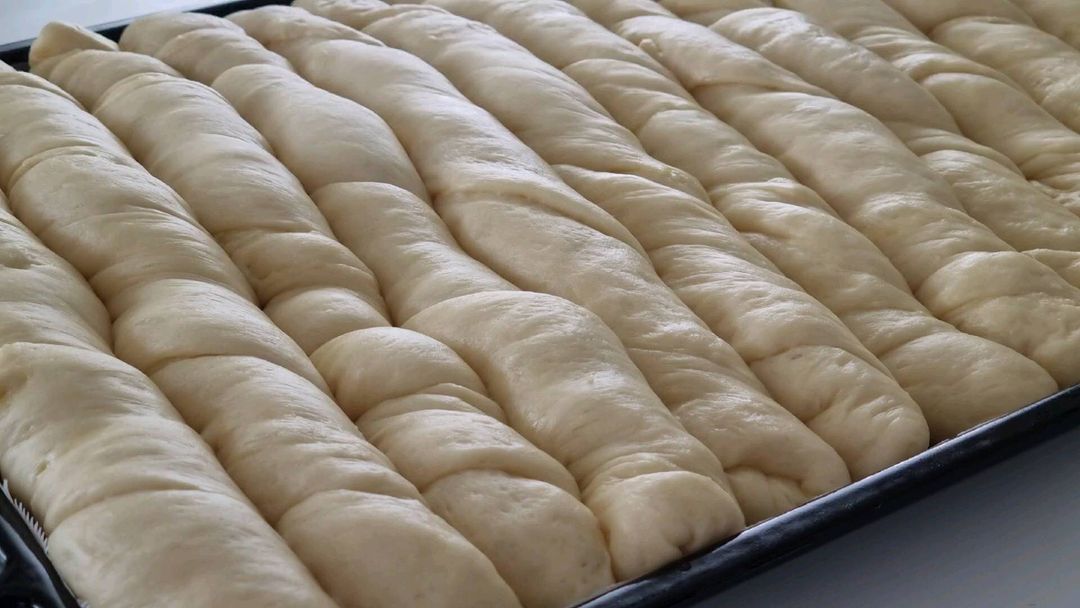 Bu Kadar Yumuşak VE Bu Kadar Lezzetli Olunur Mu Bu Açma Tel Tel Ayrılıyor Tepsi Açması