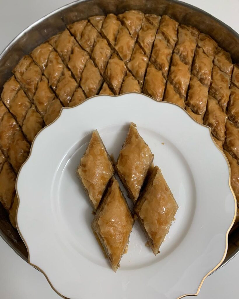El Açması Çıtır Çıtır Baklava Tarifi
