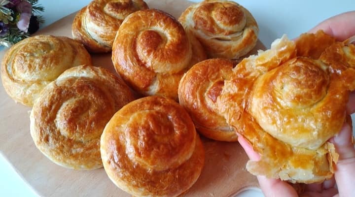 Yıllarca Boşa Uğraşmışız Eşim Milföy Hamuru Sandı El Değmeden Ufalanan El Açması Börek Tarifi