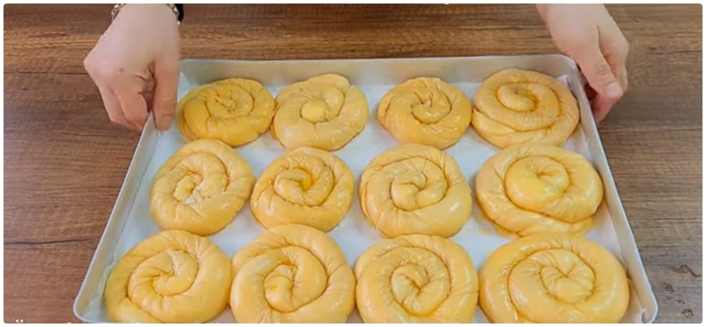 1 Bardak Ekle Lezzetini İkiye Katla Su Böreği Tadında Maden Sulu El Açması Börek