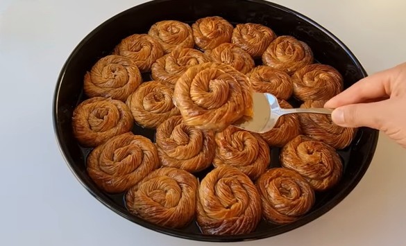Bu Baklavanın Yapımına Herkes Hayran Kaldı